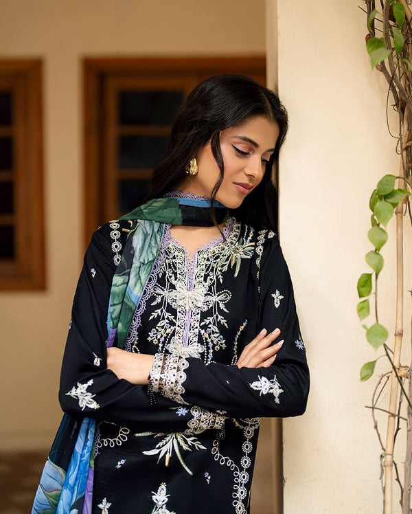 Hania - Aashiyana Luxury Lawn - Roheenaz