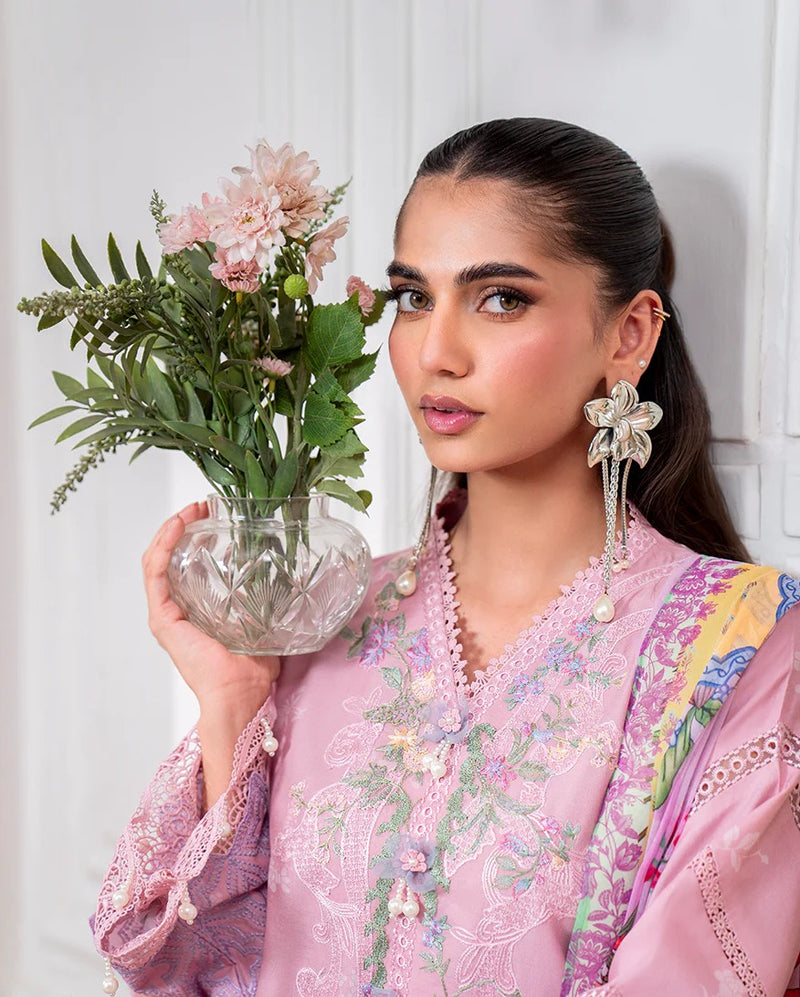 Evale 8B - Aezel Embroidered Cambric - Roheenaz