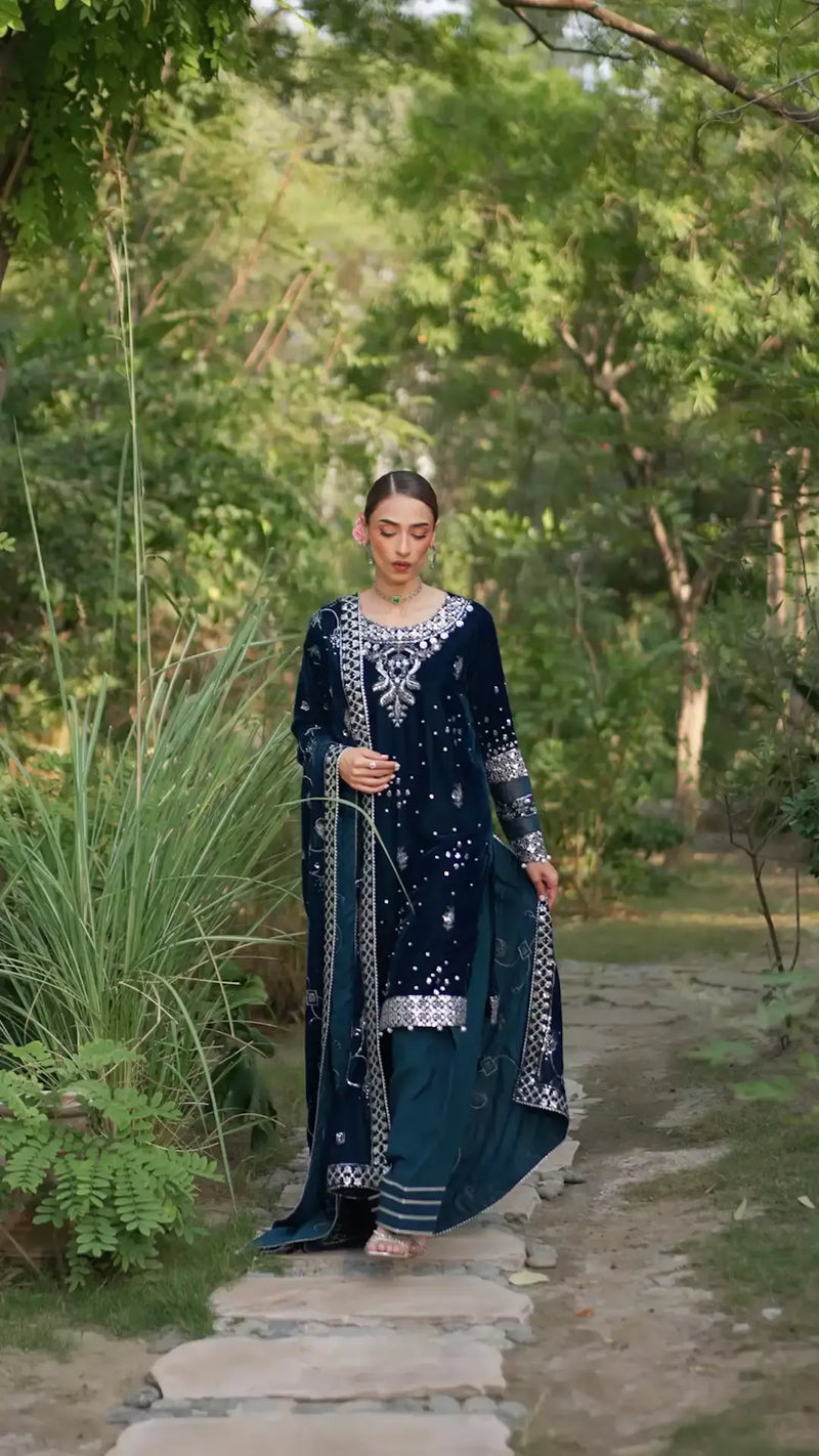 NW 114 - Maya Velvet Unstitched - Nureh