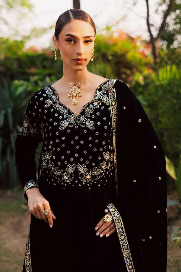 NW 118 - Maya Velvet Unstitched - Nureh